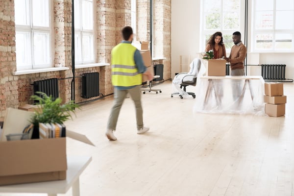 loader-carrying-boxes-to-office-owners-2025-03-18-22-23-55-utc loader-carrying-boxes-to-office-owners-2025-03-18-22-23-55-utc